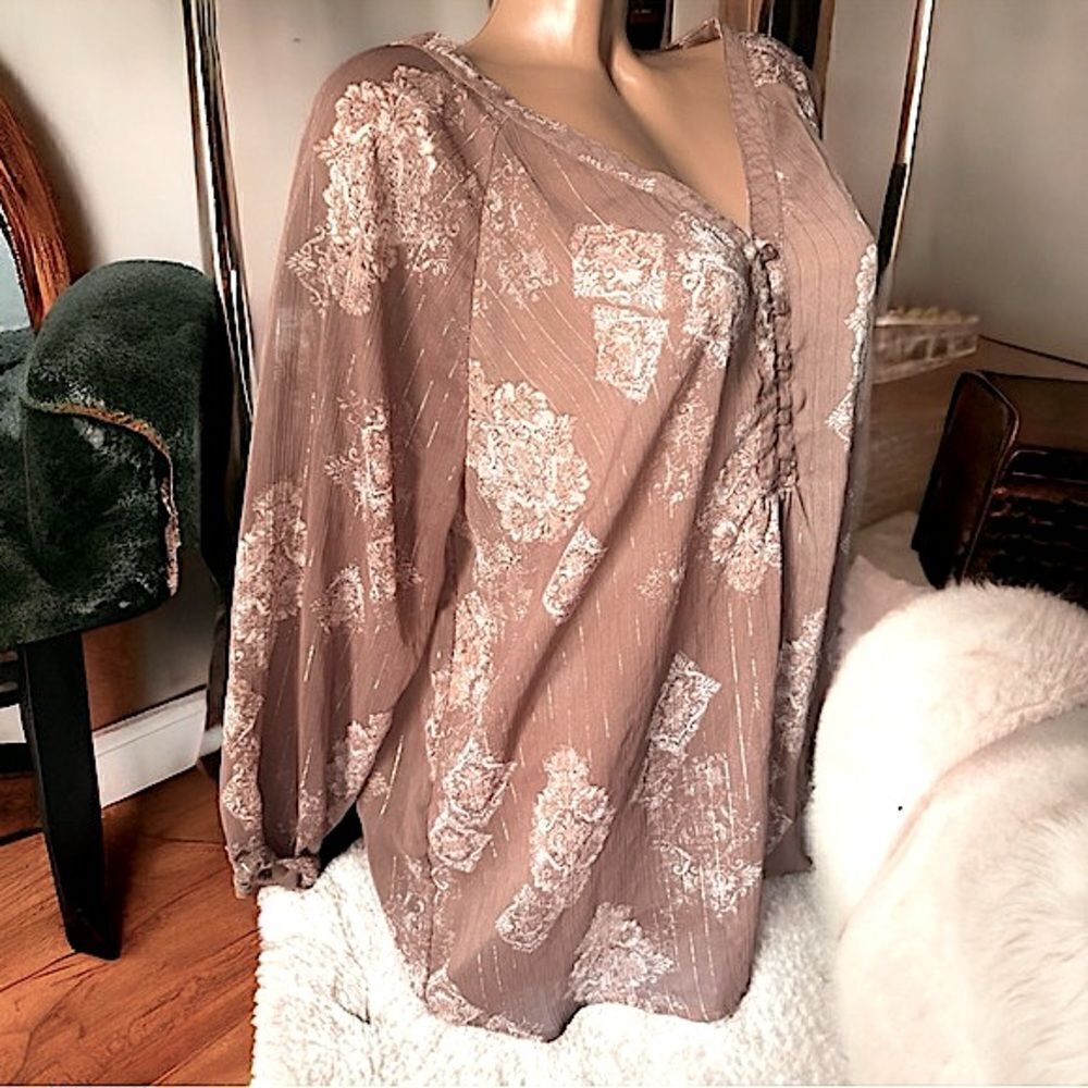 Maurice’s Blouses l Sheer l V-Neck l 3/4 Sleeve l V-Neck l 1X l EUC